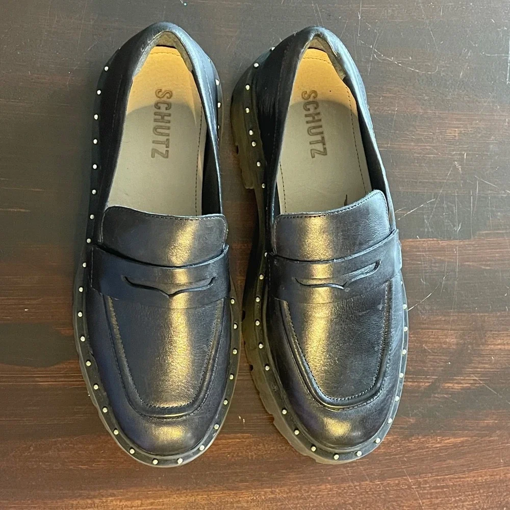 SCHUTZ black leather